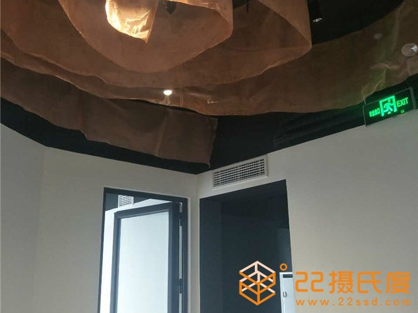塞納左岸咖啡店大金VR中央空調(diào)機(jī)安裝案例